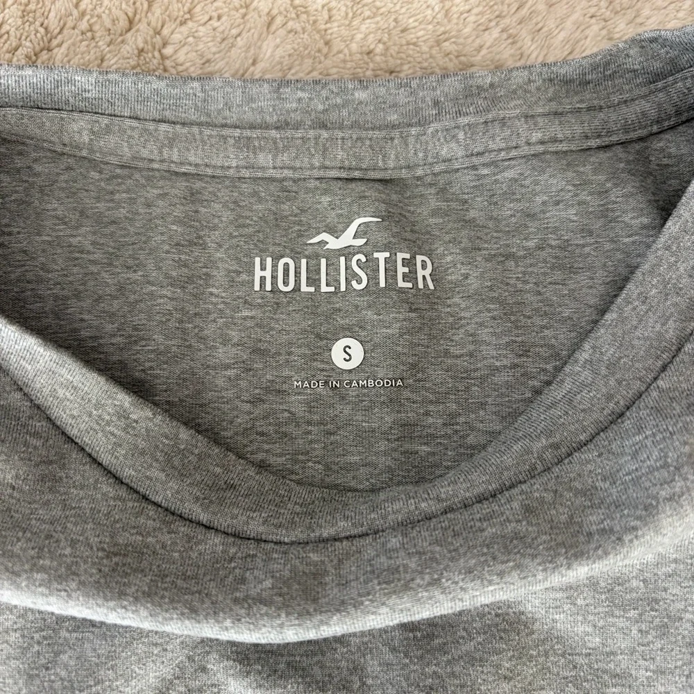 Hollister Gray Crewneck Tee with White Logo - Picture 3 of 3